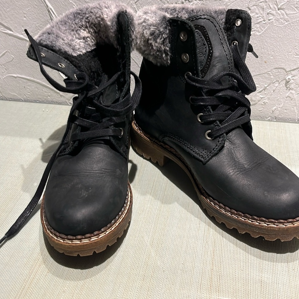 Pajar lace‎ up winter booties USA size 6,5